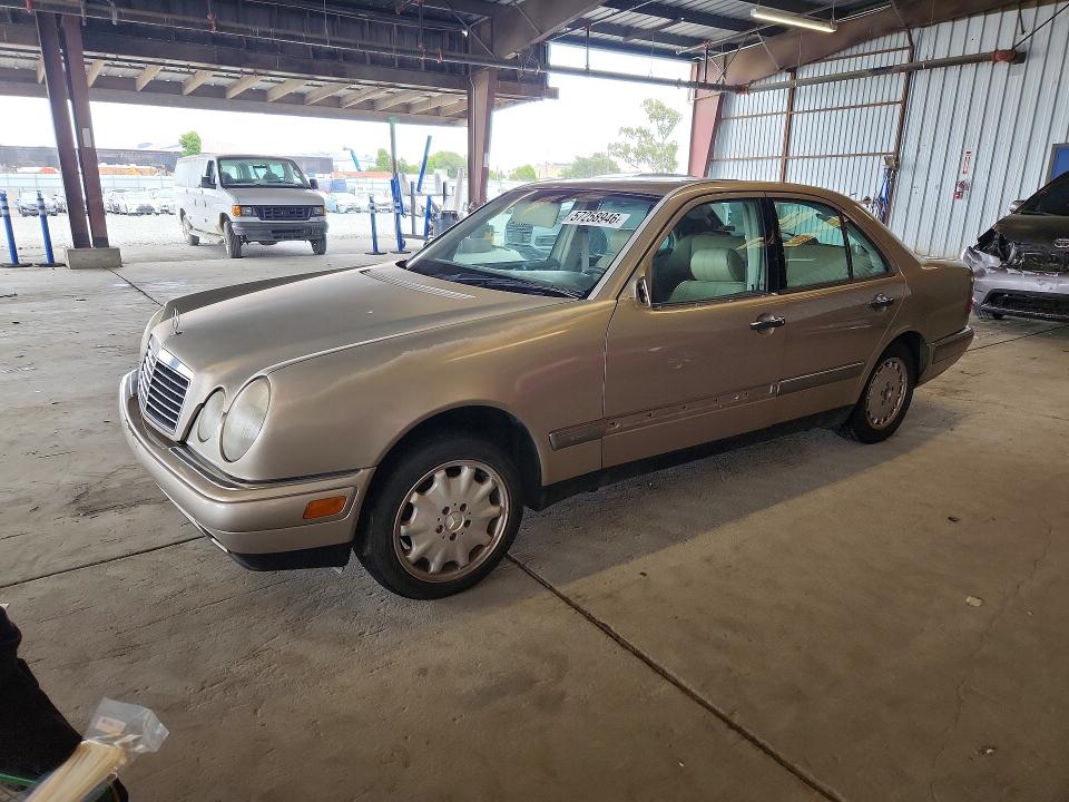 1999 Mercedes-benz E-class VIN WDBJF65H3XA925766 COPART salvage auction — MINOR DENT/SCRATCHES, Ca - Dis/Dlr/Exp App For Dup Clean, sold $275 on 2026-07-13 (photo 1)