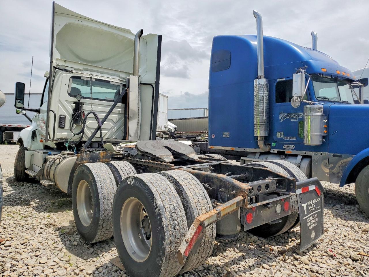 2021 International LT VIN 3HSDZAPR8MN597341 COPART salvage auction — Front End, KY - CERT OF TITLE-SALVAGE, sold $8,500 on 2026-07-09 (photo 3)