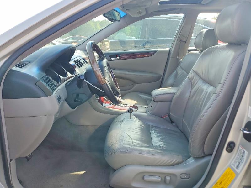 2002 Lexus Es 300 VIN JTHBF30G120009751 COPART salvage auction — MINOR DENT/SCRATCHES, MA - CERT OF TITLE-RECONSTRCTD COLL, sold $375 on 2026-07-16 (photo 7)
