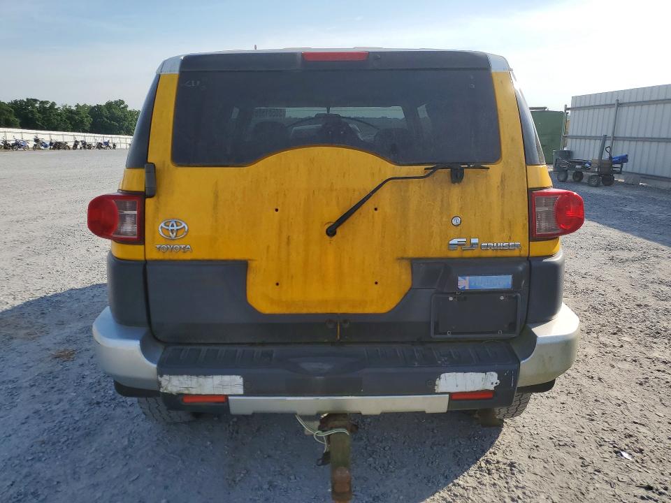 2007 Toyota Fj cruiser VIN JTEBU11F570075112 COPART salvage auction — NORMAL WEAR, Nc - Dealer Only Clean Title, sold $2,100 on 2026-07-29 (photo 6)