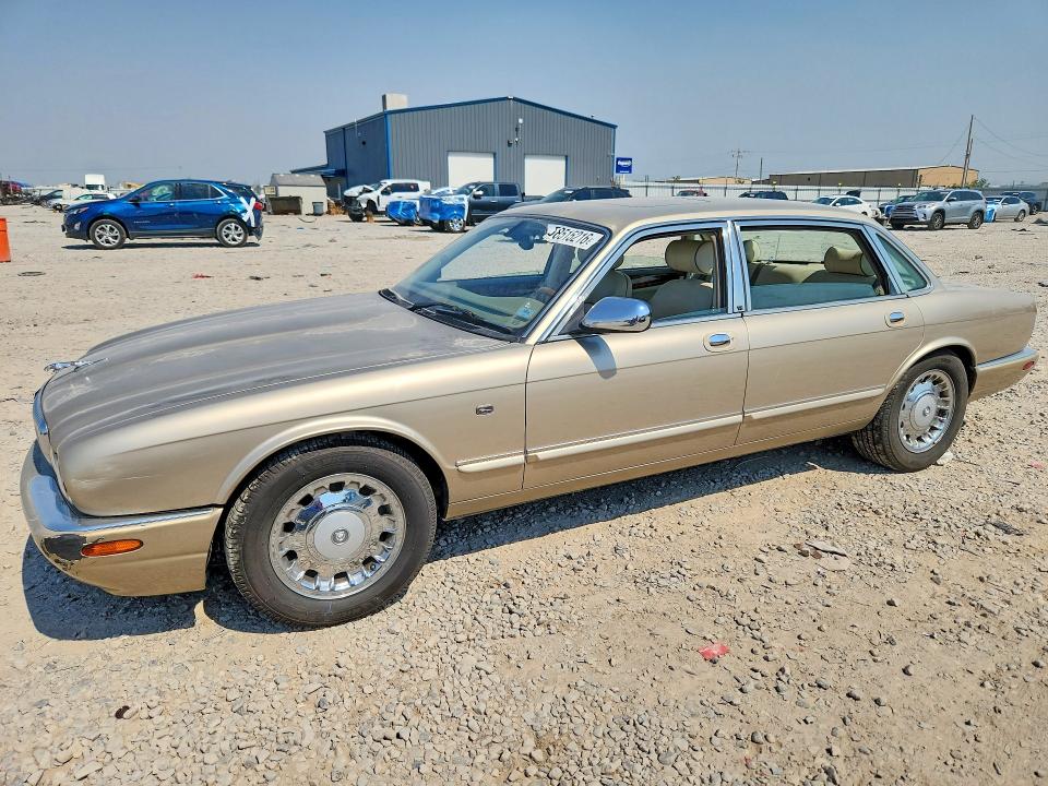 2000 Jaguar Vandenplas VIN SAJDA24C6YLF03755 — COPART salvage auction photo