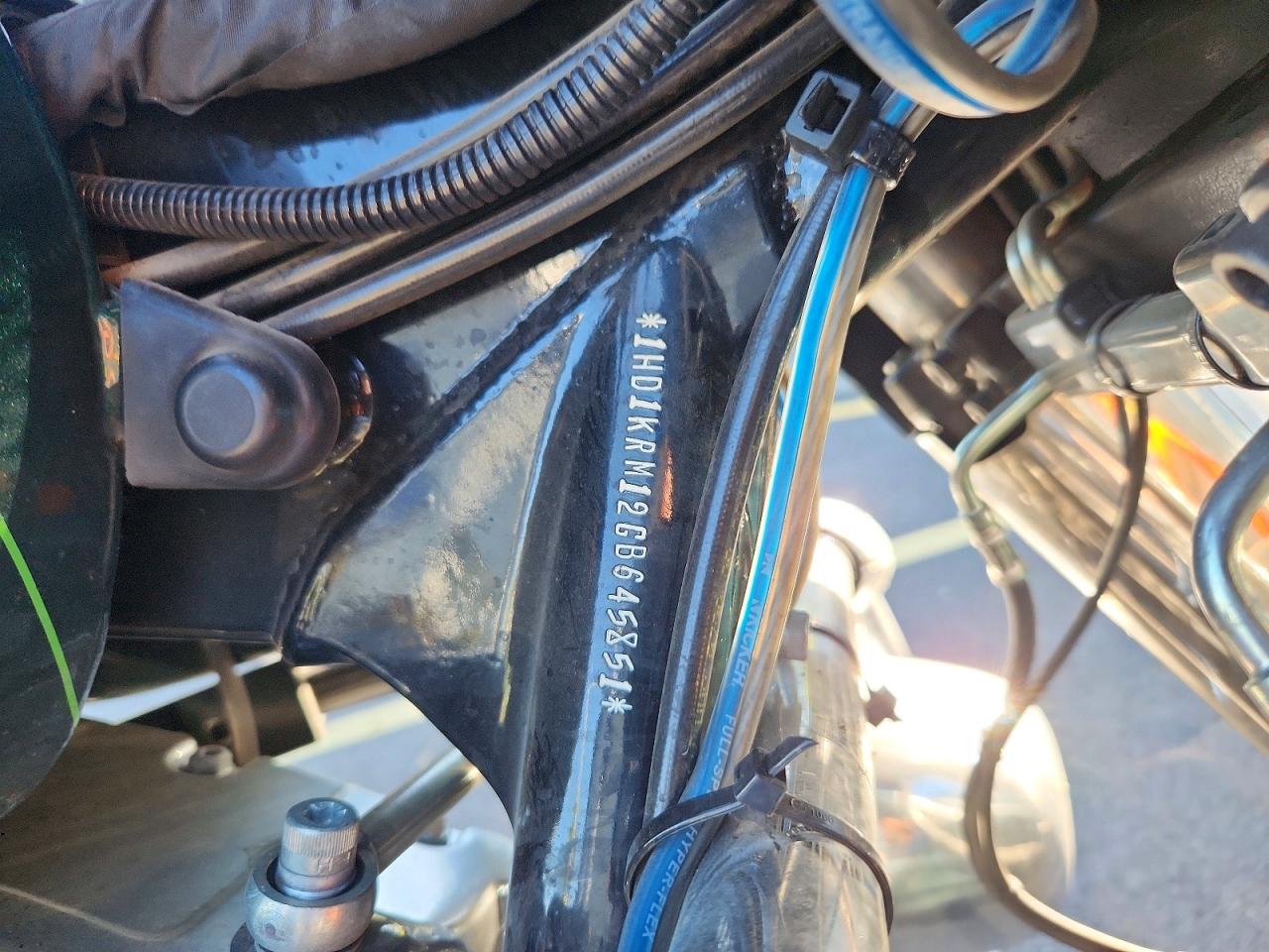 2016 Harley-Davidson FLHXS VIN 1HD1KRM12GB645851 COPART salvage auction — Side, WV - SALVAGE CERTIFICATE, sold $6,300 on 2026-07-09 (photo 9)