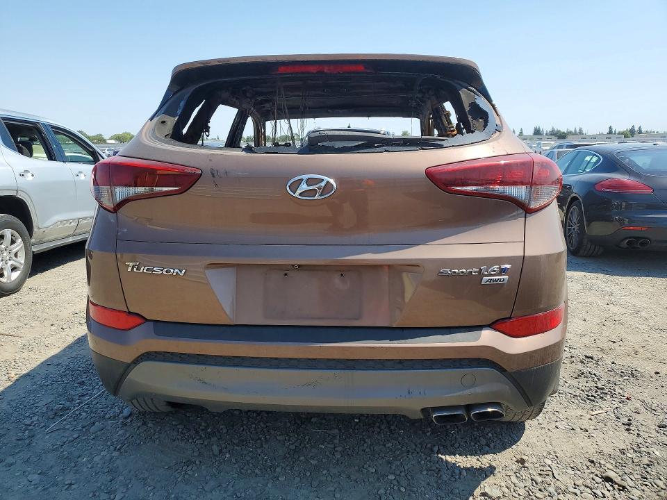 2016 Hyundai Tucson VIN KM8J3CA26GU241458 COPART salvage auction — VANDALISM, CA - NON-REPAIRABLE VEHICLE CERT, sold $200 on 2026-07-28 (photo 6)