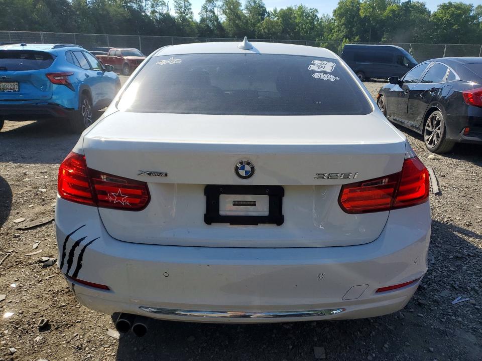2015 BMW 3er VIN WBA3B3G51FNT19684 COPART salvage auction — FRONT END, Md - Cert Of Salvage > 75% Damage, sold $4,150 on 2026-08-09 (photo 6)