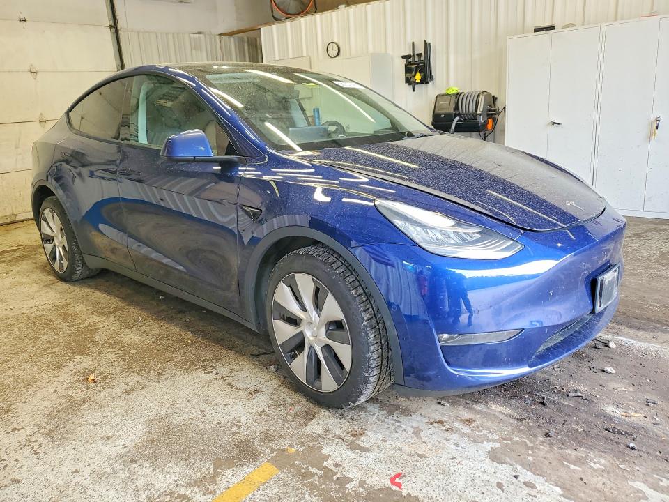 2021 Tesla Model y VIN 5YJYGDEE3MF255985 COPART salvage auction — SIDE, Me - Cert Of Title-Salvage Collisio, sold $6,500 on 2026-07-09 (photo 4)