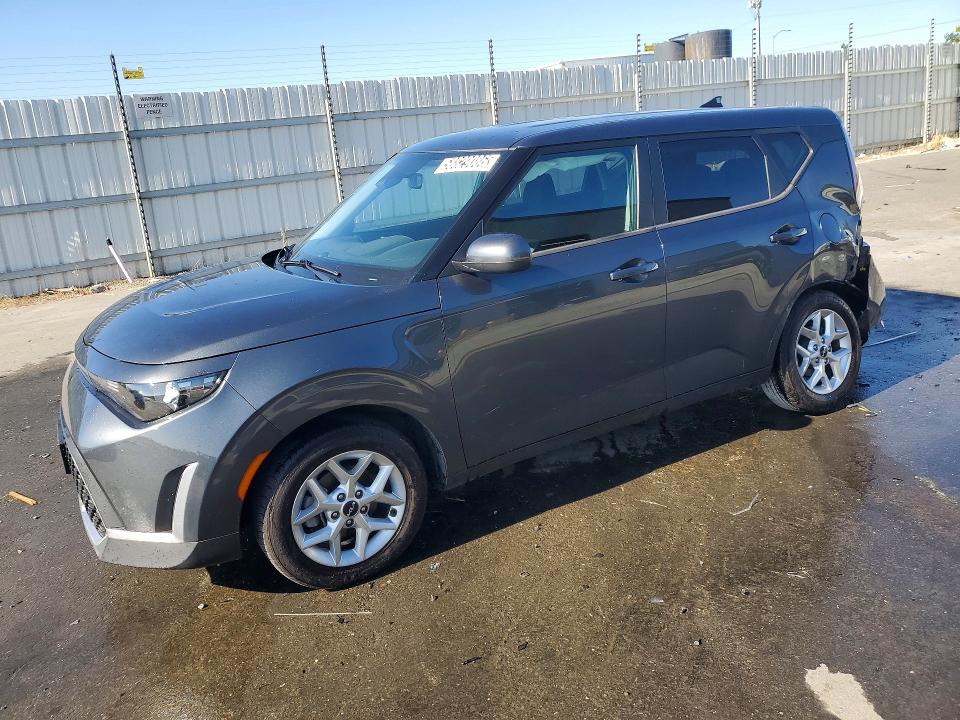 2023 Kia Soul VIN KNDJ23AU2P7881173 COPART salvage auction — REAR END, CA - SALVAGE CERTIFICATE, sold $2,350 on 2026-07-15 (photo 1)