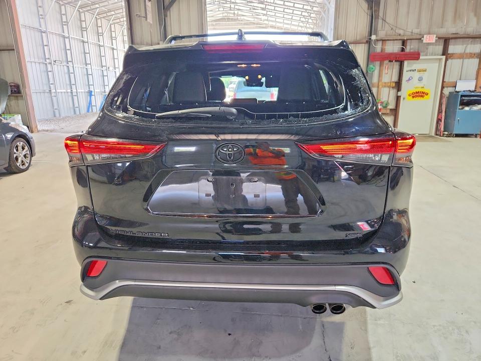 2022 Toyota Highlander VIN 5TDLZRAH5NS136219 COPART salvage auction — HAIL, Salvage Title, sold $5,000 on 2026-07-29 (photo 6)