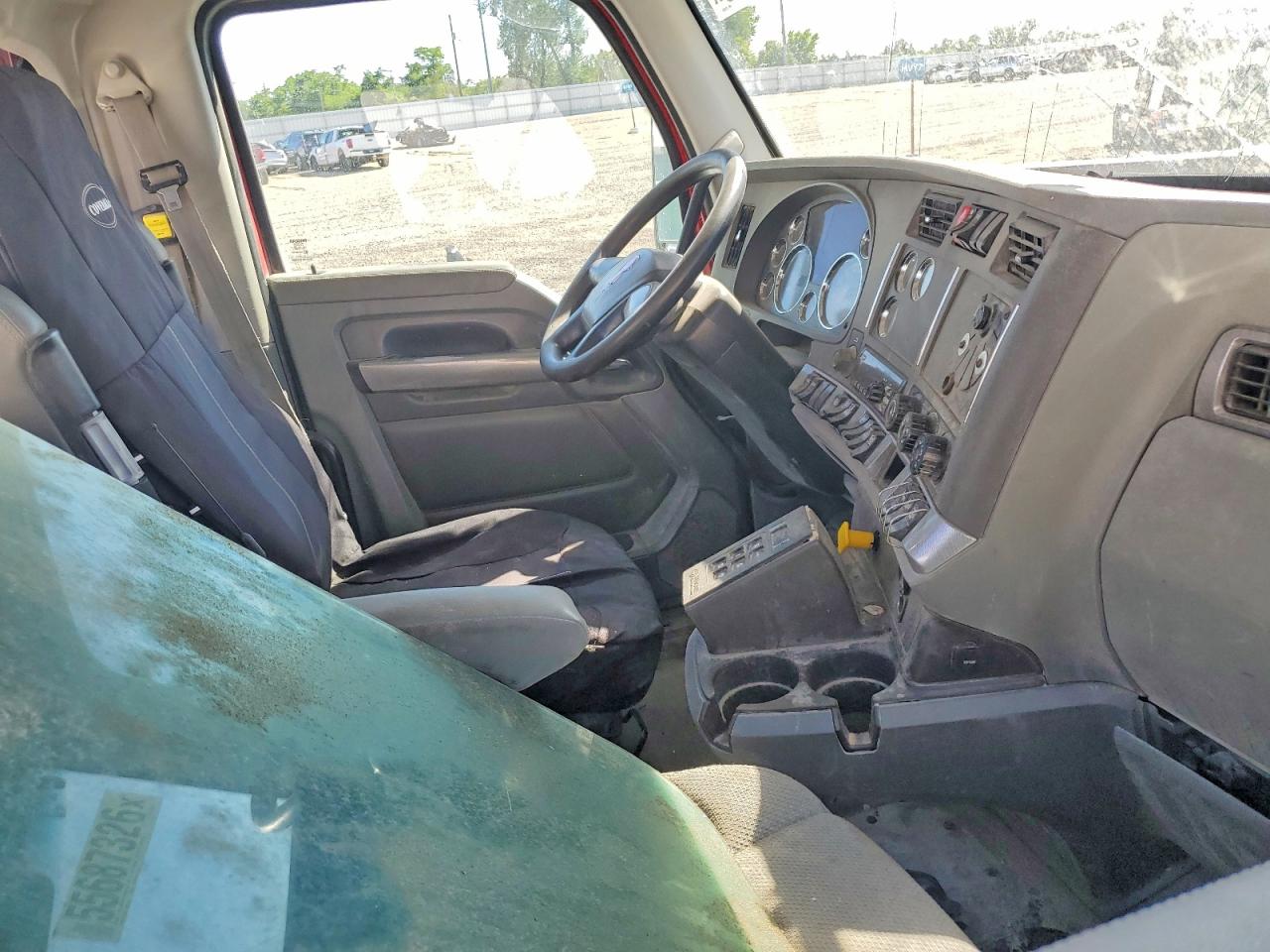 2018 Kenworth T880 VIN 1NKZXPEX4JJ223363 COPART salvage auction — Rollover, IA - CERT OF TITLE-SALVAGE TITLE, sold $17,800 on 2026-07-09 (photo 5)