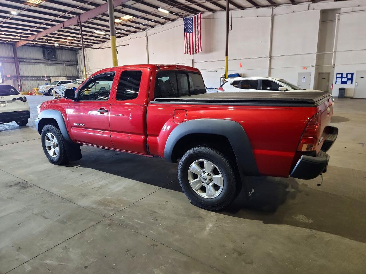 2015 Toyota Tacoma VIN 5TFUX4EN2FX036586 COPART salvage auction — Rear End, FL - CERT OF TITLE SLVG REBUILDABLE, sold $8,300 on 2026-07-01 (photo 2)