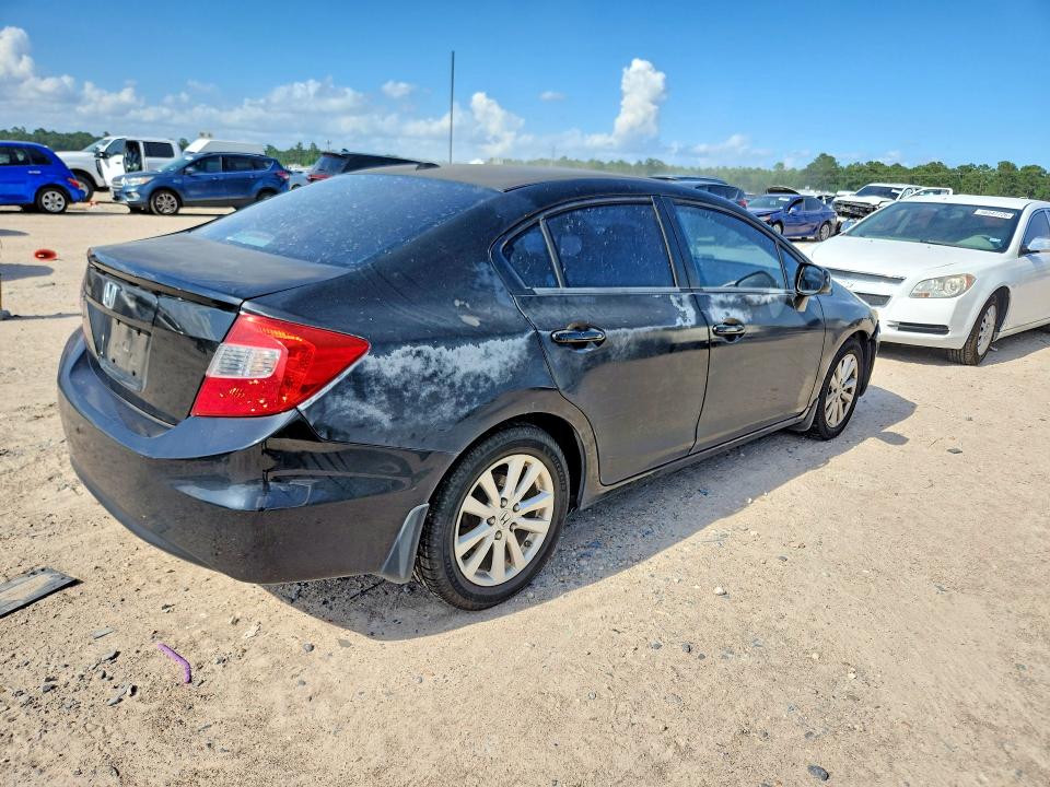 2012 Honda Civic VIN 2HGFB2F95CH540452 COPART salvage auction — WATER/FLOOD, Tx - Salvage Title-Flood Damage, sold $625 on 2026-07-02 (photo 3)