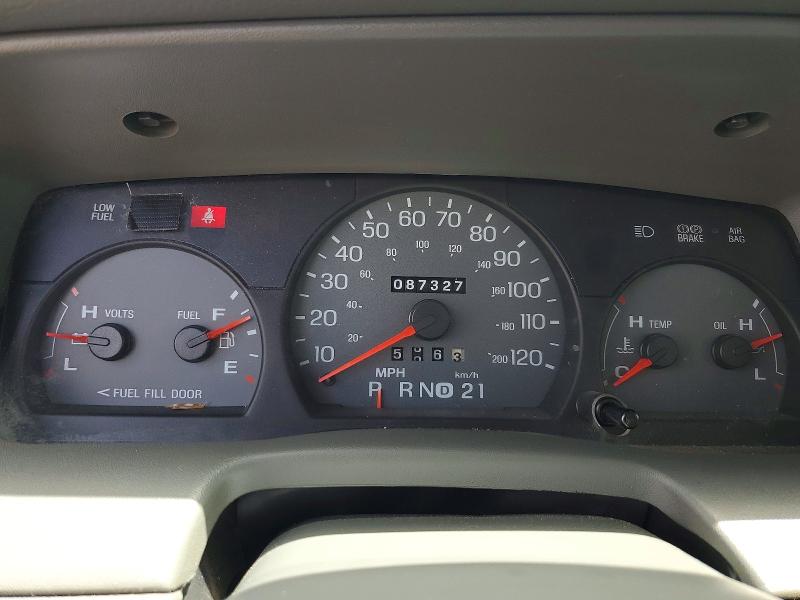 2005 Mercury Grand marquis VIN 2MEFM75W95X664082 COPART salvage auction — FRONT END, Tx - Salvage Vehicle Title, sold $1,050 on 2026-07-29 (photo 9)