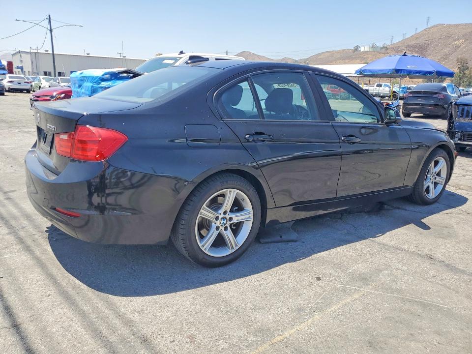 2013 BMW 3er VIN WBA3C1G55DNR48086 COPART salvage auction — FRONT END, Ca - Salvage Certificate, sold $1,950 on 2026-07-09 (photo 3)