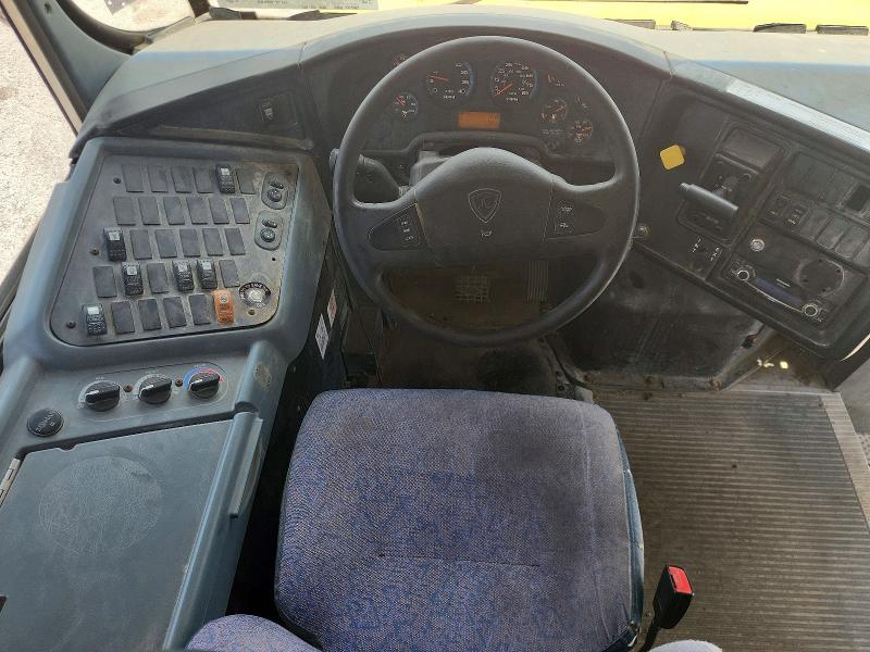 2014 Ic VIN 4DRBUAAN4EB486817 COPART salvage auction — NORMAL WEAR, Mo - Certificate Of Title, sold $2,500 on 2026-09-15 (photo 9)