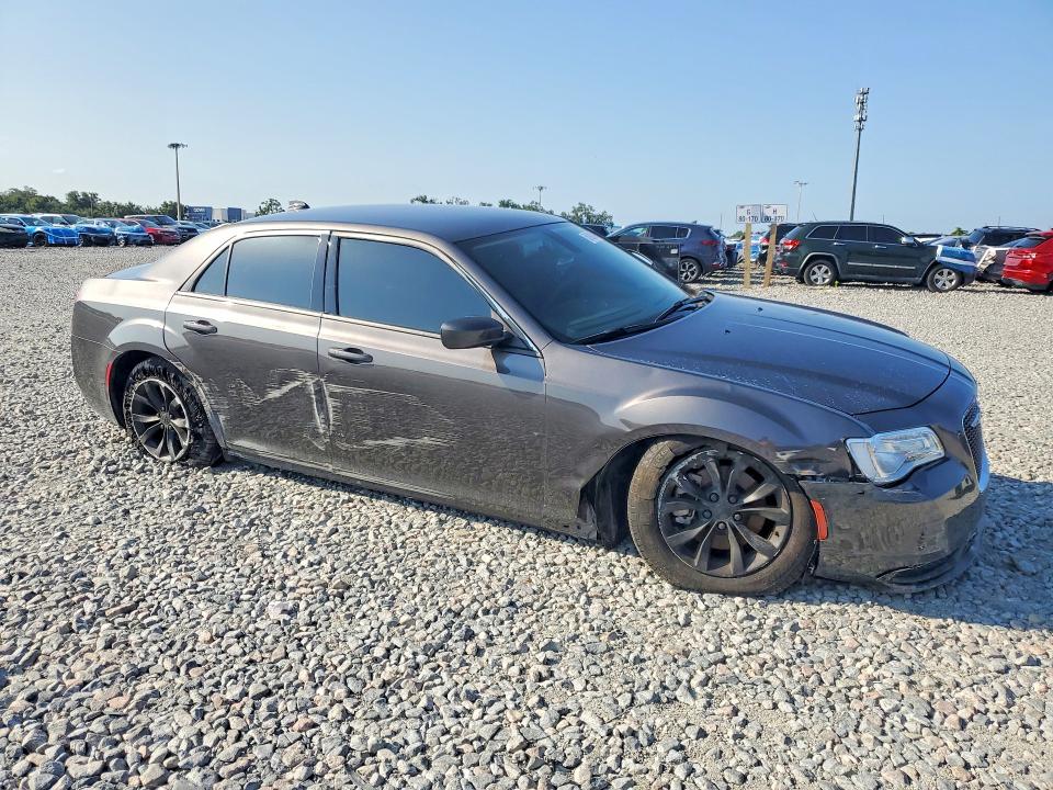 2023 Chrysler 300 VIN 2C3CCAAG9PH566061 COPART salvage auction — SIDE, Salvage Title, sold $7,900 on 2026-08-31 (photo 4)