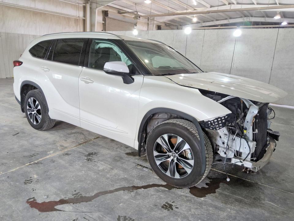 2020 Toyota Highlander VIN 5TDGZRBH0LS502245 COPART salvage auction — FRONT END, AZ - CERTIFICATE OF TITLE, sold $4,800 on 2026-07-23 (photo 4)