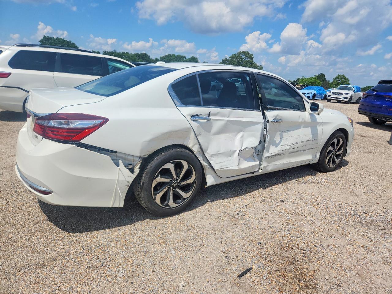 2016 Honda Accord VIN 1HGCR3F03GA031860 COPART salvage auction — Side, AL - CERT OF TITLE-SALVAGE TITLE, sold $4,250 on 2026-07-02 (photo 3)