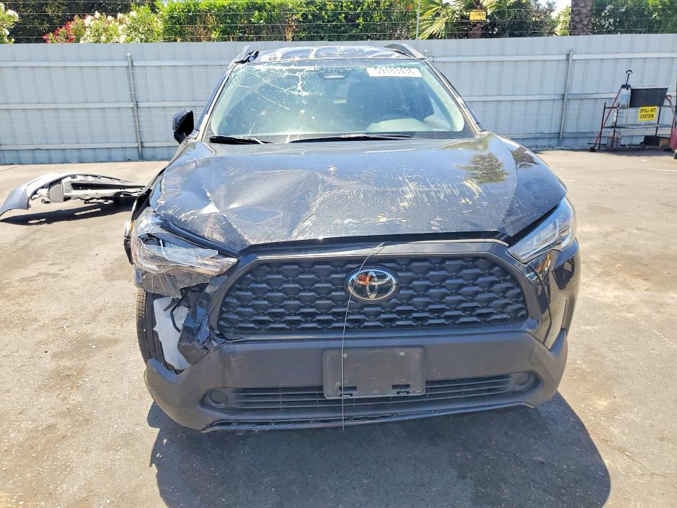 2024 Toyota Corolla cross VIN 7MUCAABG8RV094686 COPART salvage auction — ROLLOVER, CA - NON-REPAIRABLE VEHICLE CERT, sold $5,100 on 2026-07-16 (photo 5)