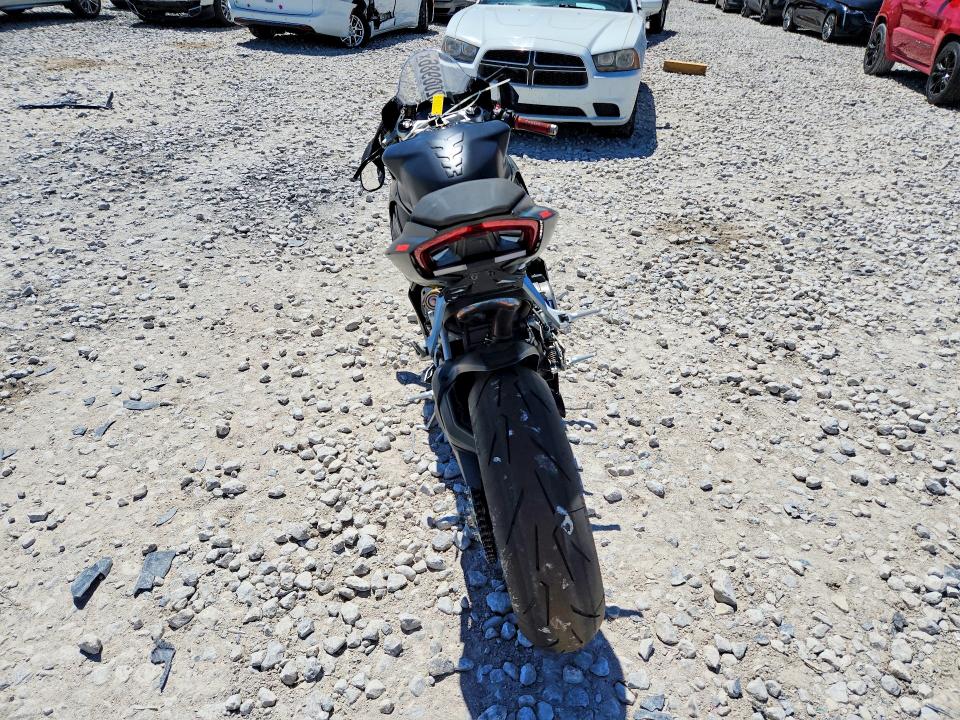 2025 Ducati Panigale VIN ZDMHAATWXSB016191 COPART salvage auction — SIDE, Salvage Title, sold $6,400 on 2026-08-13 (photo 4)