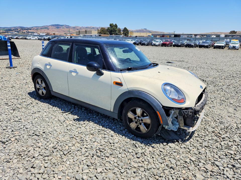 2015 Mini Cooper VIN WMWXS5C51FT829015 COPART salvage auction — VANDALISM, Ca - Salvage Certificate, sold $1,100 on 2026-08-10 (photo 4)