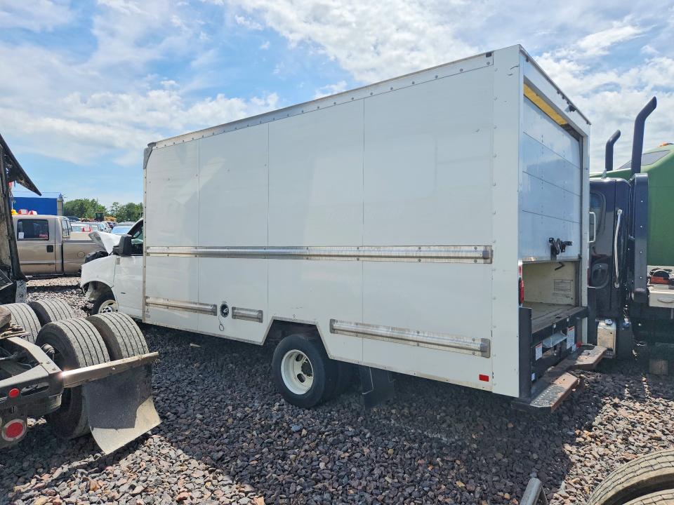 2021 Gmc Savana VIN 7GZ37TC73MN013288 COPART salvage auction — FRONT END, MO - SALVAGE CERTIFICATE OF TITLE, sold $2,900 on 2026-07-29 (photo 2)