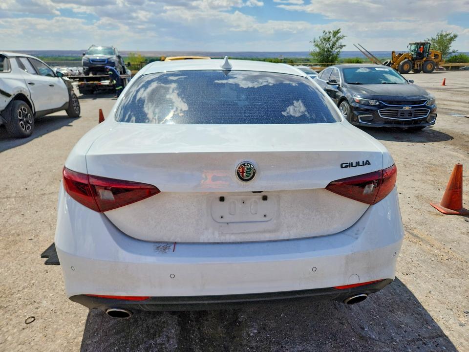 2021 Alfa romeo VIN ZARFAMAN5M7646355 COPART salvage auction — MINOR DENT/SCRATCHES, Nm - Cert Of Title-Salvage, sold $4,300 on 2026-07-16 (photo 6)