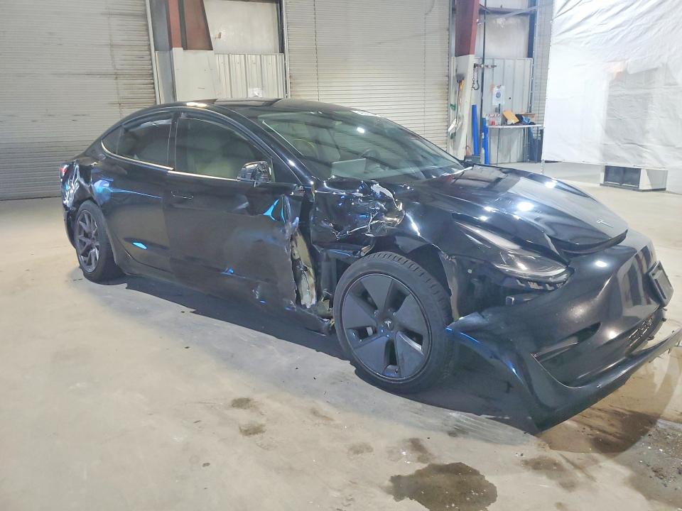 2021 Tesla Model 3 VIN 5YJ3E1EBXMF925164 COPART salvage auction — SIDE, MA - CERT OF TITLE-SALVAGE, sold $1,950 on 2026-07-24 (photo 4)