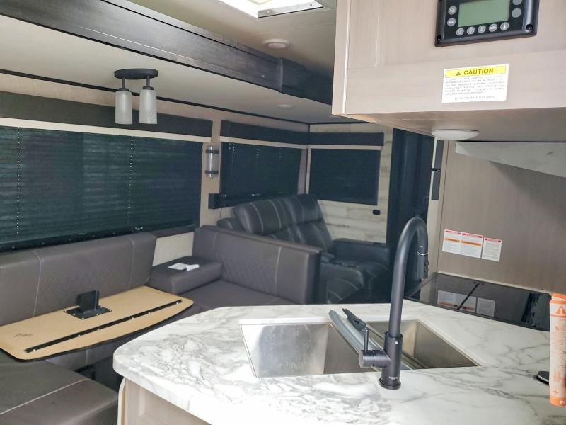 2022 Camp Jayco VIN 1UJBJ0BR6N14K0669 COPART salvage auction — ROOF, OK - CERT OF TITLE-SALVAGE, sold $90 on 2026-07-30 (photo 6)