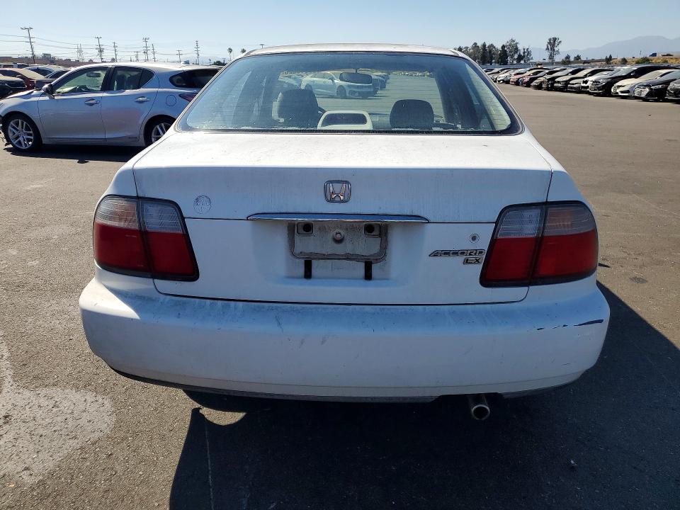 1996 Honda Accord VIN 1HGCD5633TA301488 COPART salvage auction — MINOR DENT/SCRATCHES, CA - DIS/DLR/EXP ONLY CLEAN TITLE, sold $375 on 2026-07-08 (photo 6)