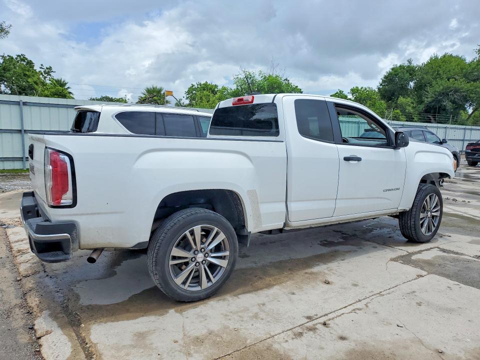 2016 Gmc VIN 1GTH5BEA0G1329450 COPART salvage auction — ENGINE BURN, Salvage Title, sold $80 on 2026-07-28 (photo 3)