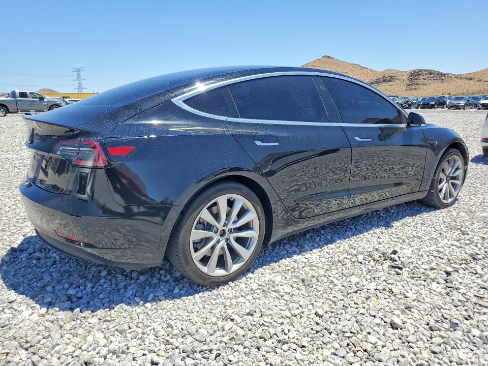 2018 Tesla VIN 5YJ3E1EA7JF075951 COPART salvage auction — SIDE, Nv - Salvage Title, sold $1,600 on 2026-07-29 (photo 3)