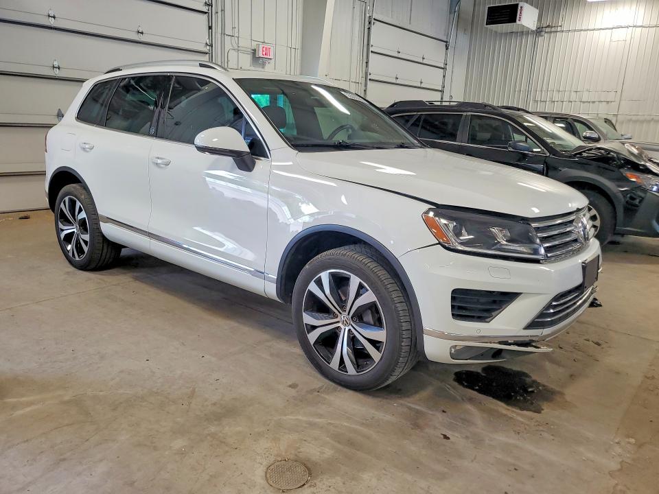 2017 Volkswagen VIN WVGRF7BP4HD001399 COPART salvage auction — FRONT END, Mn - Cert Of Title-Salvage, sold $2,600 on 2026-07-09 (photo 4)