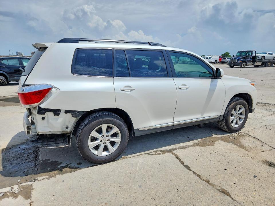 2013 Toyota Highlander VIN 5TDZK3EHXDS097616 COPART salvage auction — REAR END, La - Cert Of Title-Salvage, sold $5,200 on 2026-07-29 (photo 3)