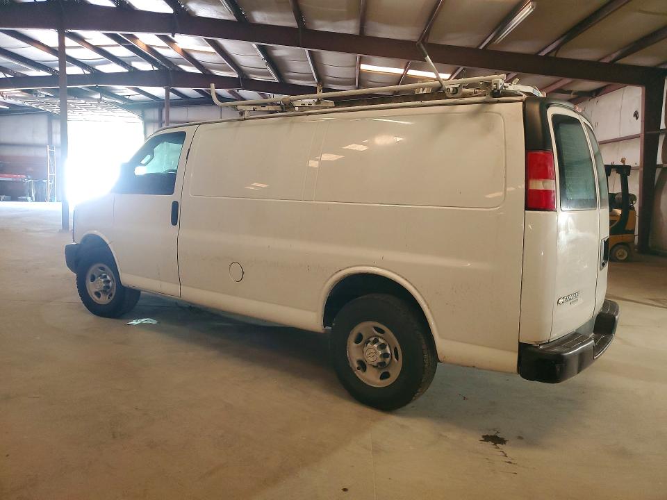 2016 Chevrolet Express 2500 VIN 1GCWGAFF8G1210664 COPART salvage auction — MINOR DENT/SCRATCHES, NC - DEALER ONLY CLEAN TITLE, sold $325 on 2026-07-09 (photo 2)
