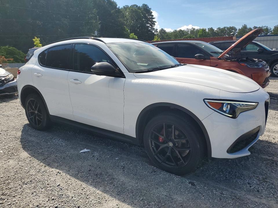 2020 Alfa romeo Stelvio VIN ZASPAJAN6L7C74852 COPART salvage auction — MINOR DENT/SCRATCHES, Ga - Certificate Of Title, sold $7,400 on 2026-07-20 (photo 4)