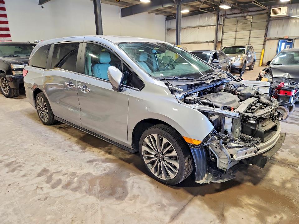 2024 Honda Odyssey VIN 5FNRL6H65RB005493 COPART salvage auction — VANDALISM, Pa - Cert Of Salvage-Theft, sold $13,200 on 2026-07-29 (photo 4)