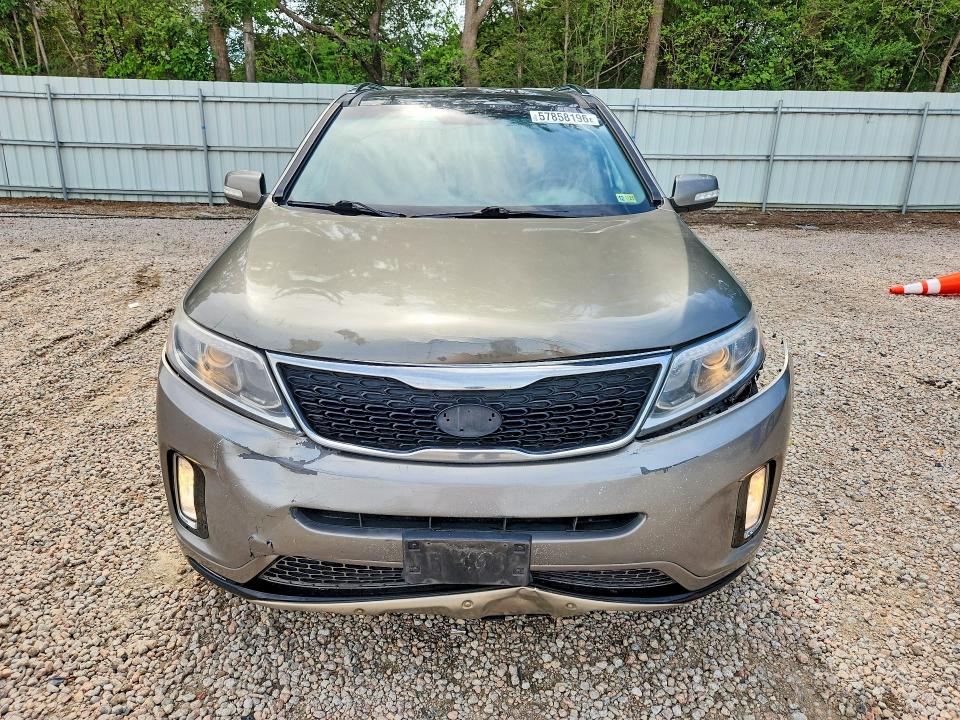 2014 Kia Sorento VIN 5XYKWDA77EG528677 COPART salvage auction — REAR END, Nc - Salvage Certificate Of Title, sold $1,000 on 2026-07-31 (photo 5)