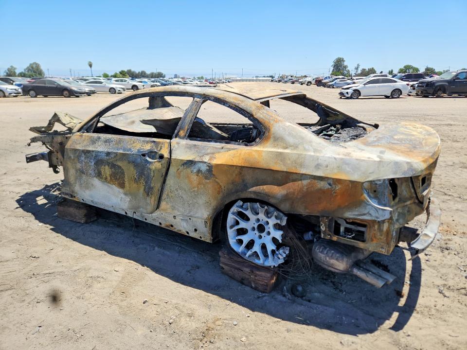 2007 BMW 3 series VIN WBAWV13557PK48672 COPART salvage auction — BURN, Ca - Non-Repairable Vehicle Cert, sold $60 on 2026-07-13 (photo 2)