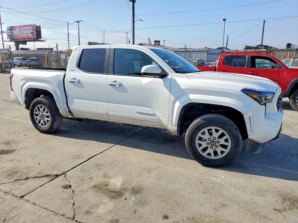 2025 Toyota Tacoma VIN 3TMKB5FNXSM025636 COPART salvage auction — SIDE, CA - SALVAGE CERTIFICATE, sold $20,300 on 2026-07-20 (photo 4)