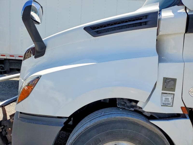 2022 Freightliner Cascadia 126 VIN 3AKBHKDV1NSNP9036 COPART salvage auction — SIDE, AZ - CERT OF TITLE - SALVAGE, sold $3,450 on 2026-07-09 (photo 7)