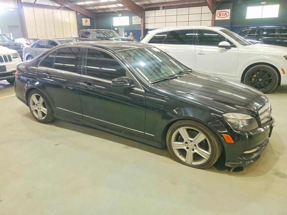2011 Mercedes-benz C-klasse VIN WDDGF8BB1BR183603 COPART salvage auction — MINOR DENT/SCRATCHES, Wv - Certificate Of Title, sold $1,600 on 2026-07-30 (photo 4)