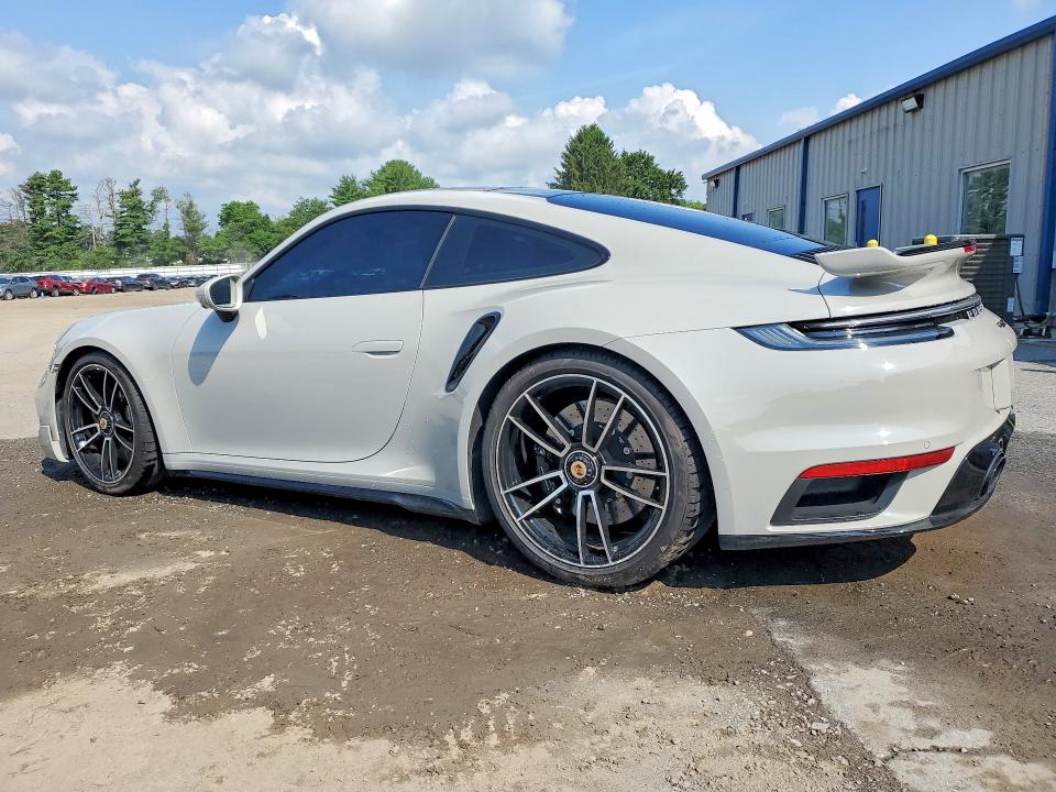 2022 Porsche 911 VIN WP0AD2A96NS255801 COPART salvage auction — VANDALISM, Fl - Cert Of Title Slvg Rebuildable, sold $900 on 2026-07-02 (photo 2)