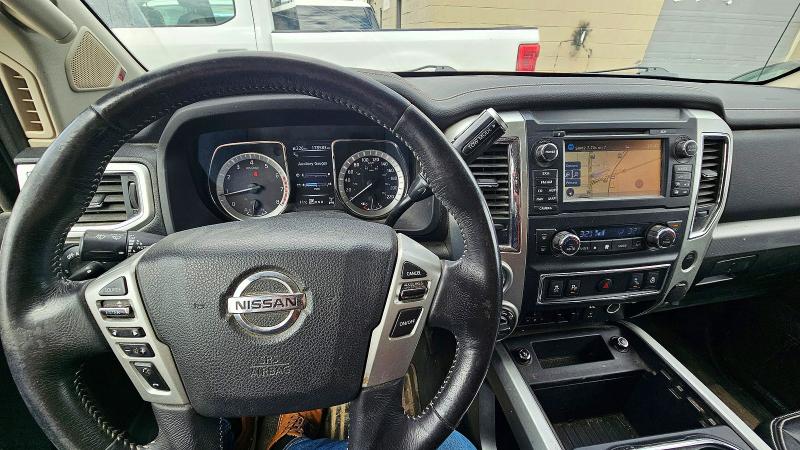 2018 Nissan TITAN VIN 1N6AA1E53JN524384 COPART salvage auction — NORMAL WEAR, Ab - Oop - Active, sold $7,900 on 2026-07-15 (photo 9)