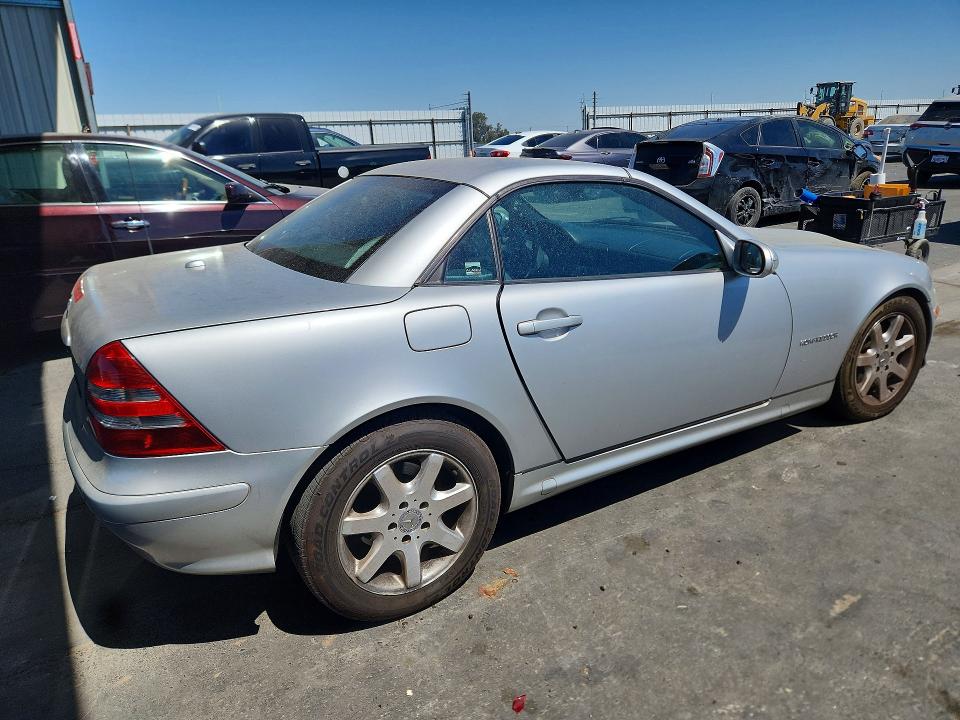 2002 Mercedes-benz Slk-klasse VIN WDBKK49F62F252545 COPART salvage auction — FRONT END, Ca - Salvage Certificate, sold $475 on 2026-07-13 (photo 3)
