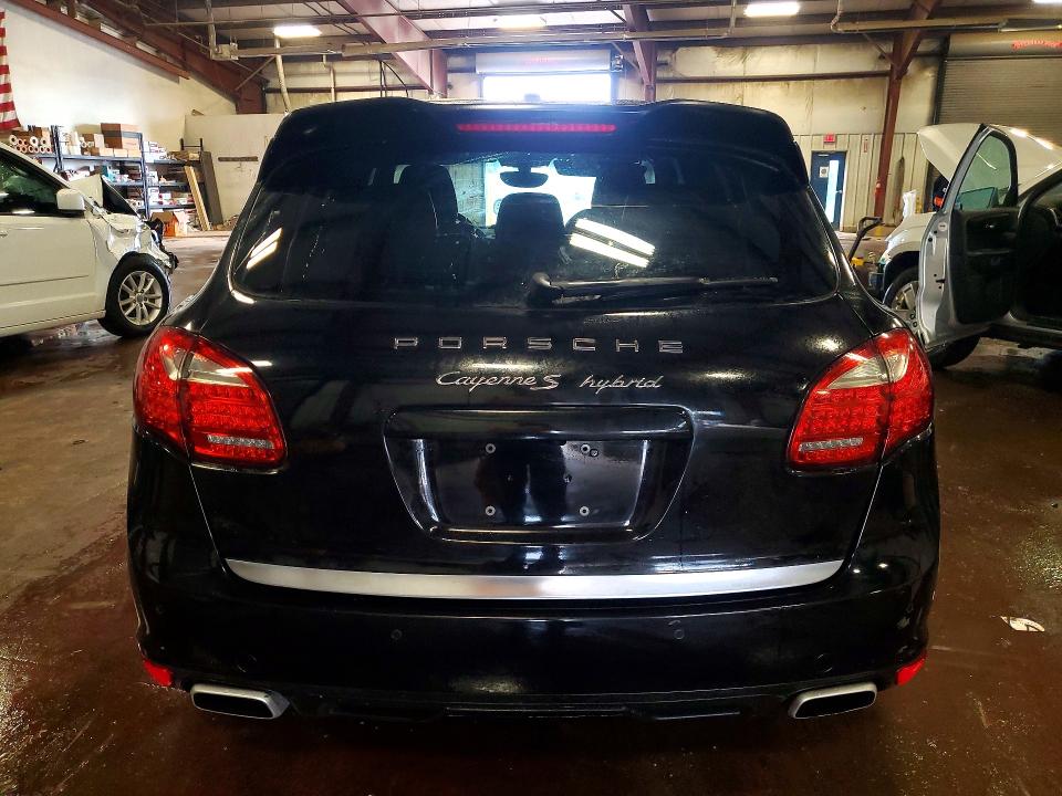 2012 Porsche Cayenne VIN WP1AE2A26CLA90659 COPART salvage auction — WATER/FLOOD, MI - CERT OF TITLE-FLOOD VEHICLE, sold $200 on 2026-07-24 (photo 6)