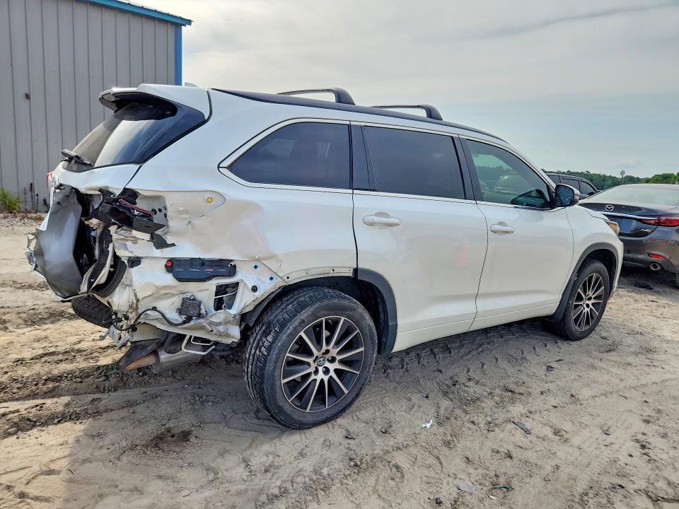 2017 Toyota VIN 5TDJZRFH3HS457258 COPART salvage auction — REAR END, Fl - Cert Of Title Slvg Rebuildable, sold $7,900 on 2026-07-31 (photo 3)