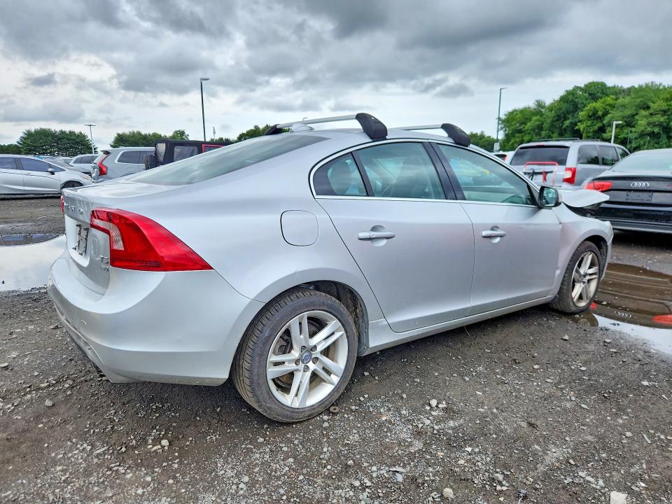 2015 Volvo VIN YV1612TK0F1364741 COPART salvage auction — FRONT END, Ct - Cert Of Title-Salvage, sold $450 on 2026-08-06 (photo 3)