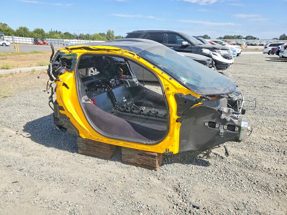 2016 Mclaren 570s VIN SBM13DAA5GW000603 COPART salvage auction — STRIPPED, Or - Salvage Title Certificate, sold $1,800 on 2026-07-03 (photo 4)