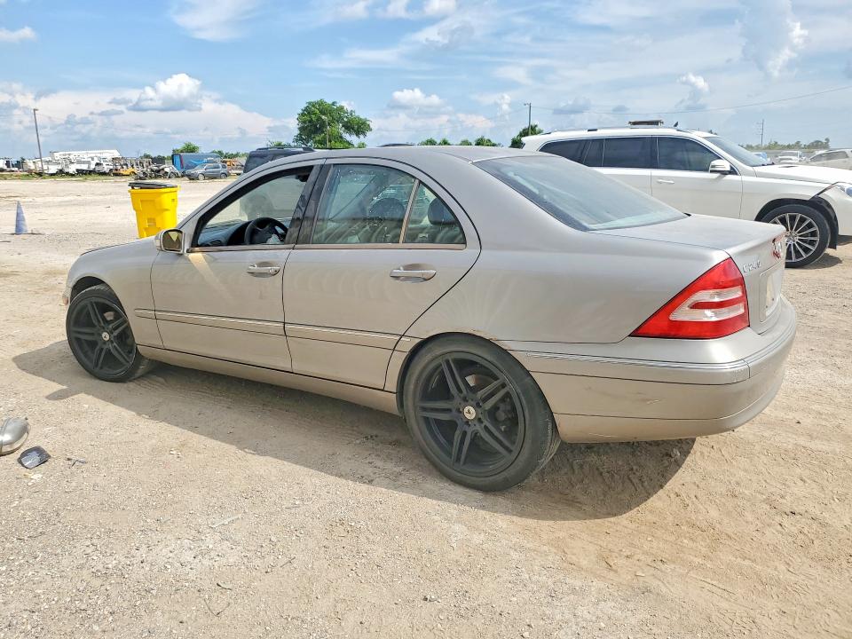 2004 Mercedes-benz C-klasse VIN WDBRF61J54A621460 COPART salvage auction — FRONT END, Tx - Salvage Vehicle Title, sold $300 on 2026-07-22 (photo 2)