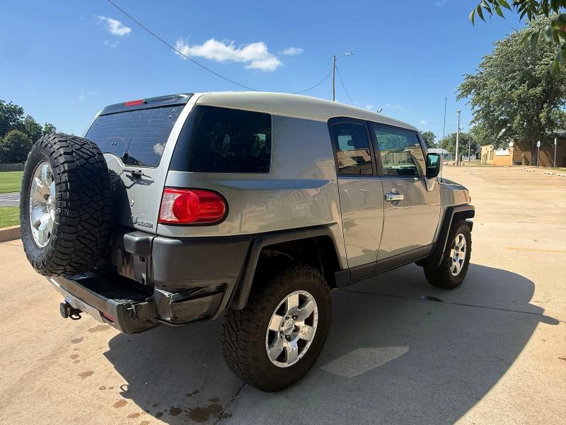 2009 Toyota Fj cruiser VIN JTEBU11F09K067152 COPART salvage auction — MINOR DENT/SCRATCHES, Ok - Certificate Of Title (P), sold $4,950 on 2026-07-14 (photo 4)