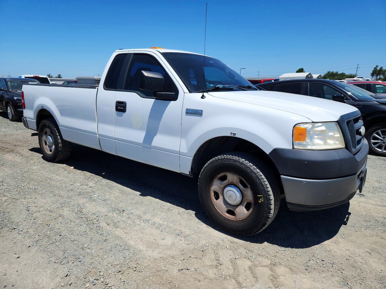 2007 Ford F-150 Lightning VIN 1FTRF12W97NA84197 COPART salvage auction — Minor Dent/Scratches, CA - DIS/DLR/EXP ONLY CLEAN TITLE, sold $3,150 on 2026-07-09 (photo 4)